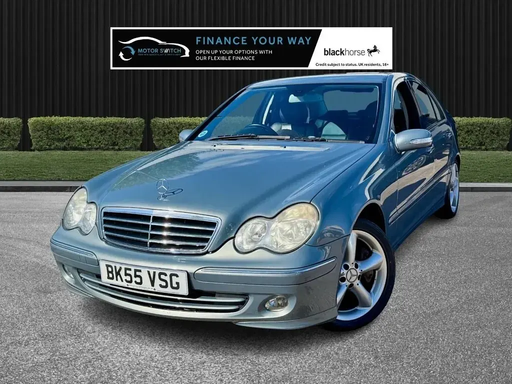 Używany Mercedes C200 Avantgarde 2005 Szary Sedan/Limuzyna