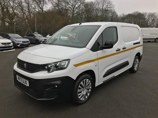 Used Peugeot Partner Premium 2022 White MPV