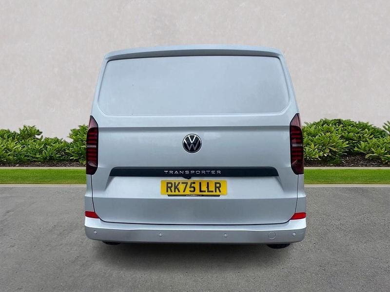 Begagnad VW Transporter Pro 170 HK (125 kW) 2025 Grå Van