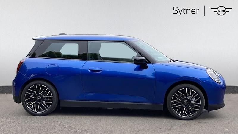 Used Mini Cooper SE Hatch 158 kW (215 HP) 2024 Blue Hatchback
