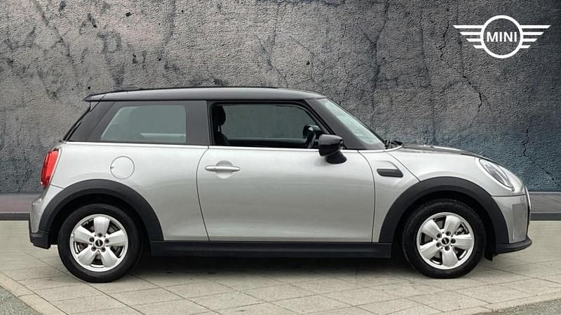 Used Mini Cooper Classic 134 HP (98 kW) 2023 Silver Hatchback