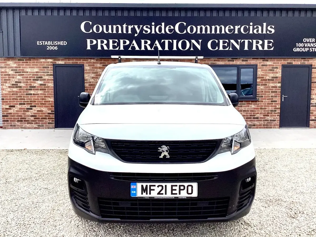 Used Peugeot Partner 131 HP (96 kW) 2021 White MPV