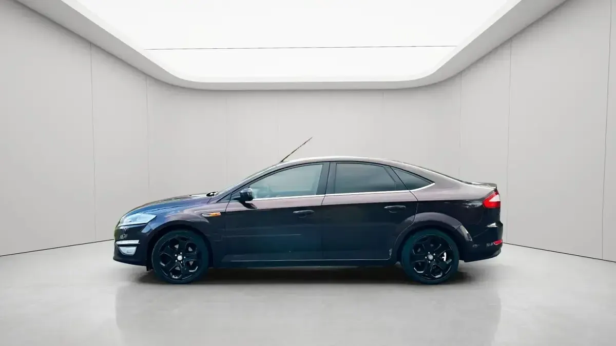 Used Ford Mondeo Titanium X 2008 Red Hatchback
