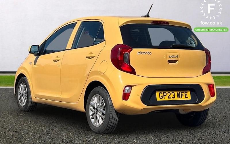 Begagnad Kia Picanto Advance 67 HK (49 kW) 2023 Gul Halvkombi
