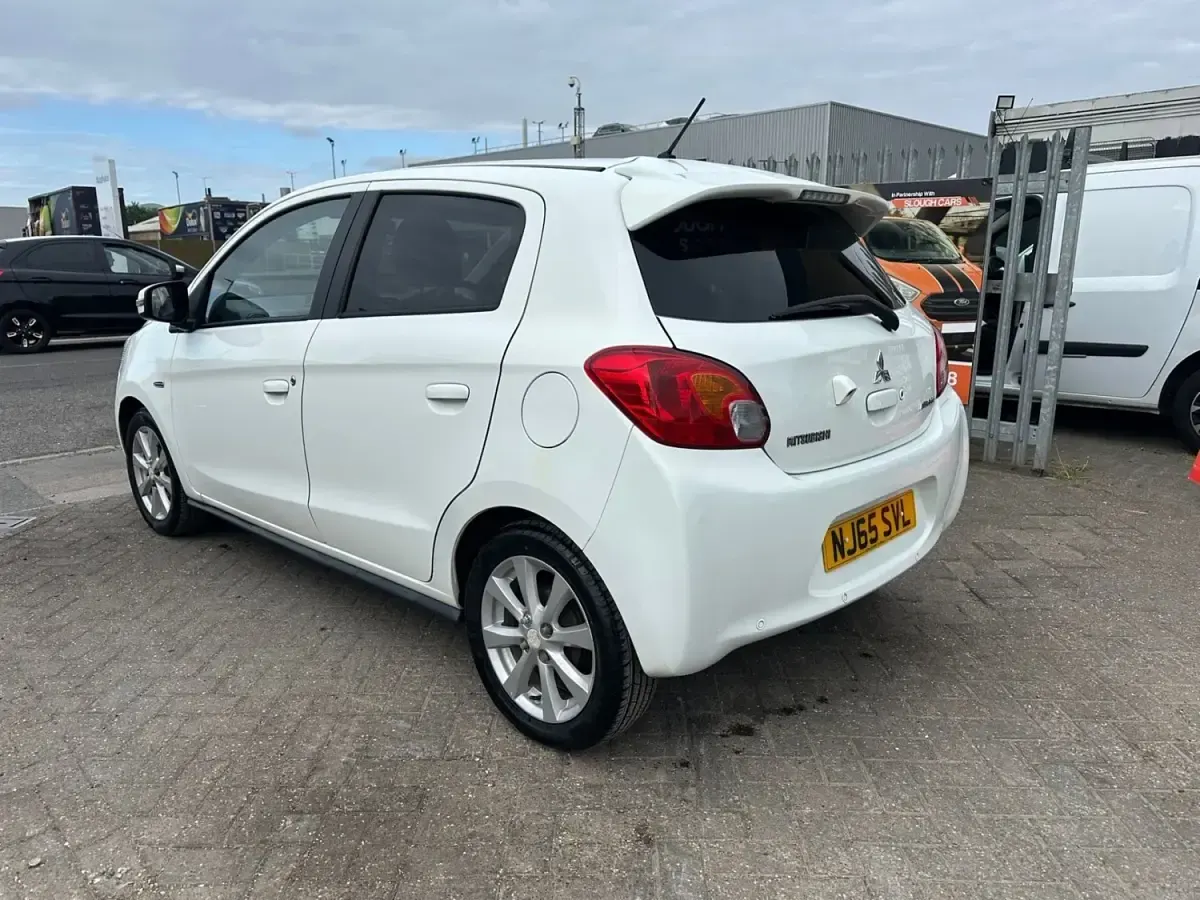 Used Mitsubishi Mirage 2015 White Hatchback