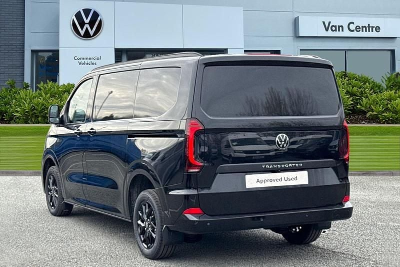 New VW Transporter Pro 148 HP (108 kW) 2026 Black Van