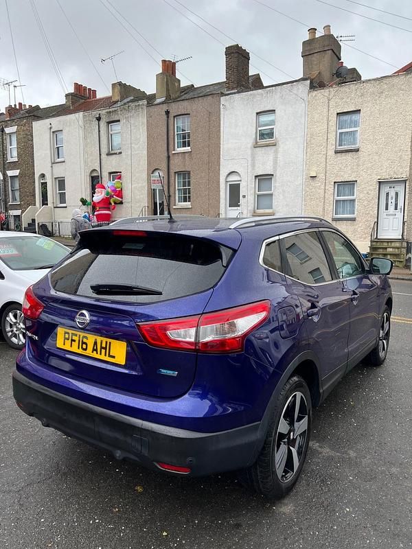 Used Nissan Qashqai N-Connecta 110 HP (80 kW) 2016 Blue SUV