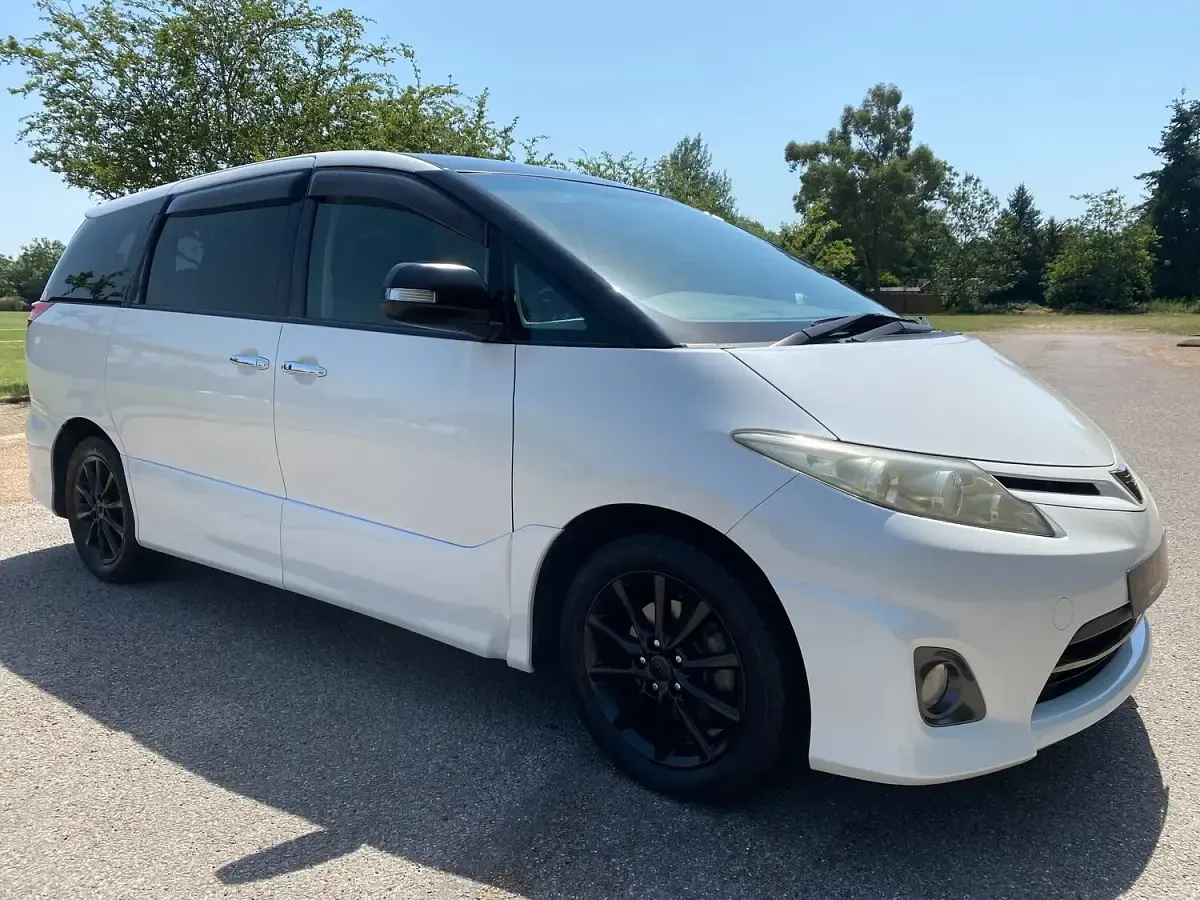 Used Toyota Estima Edition 2010 White MPV