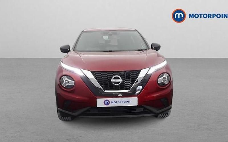 Used Nissan Juke N-Connecta 114 HP (83 kW) 2023 Red SUV