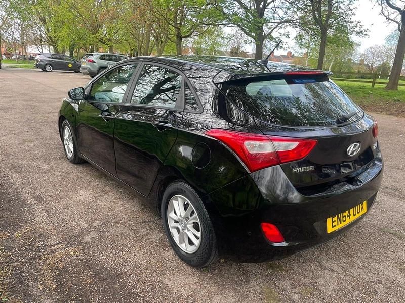 Begagnad Hyundai i30 Active 100 HK (73 kW) 2015 Svart Halvkombi