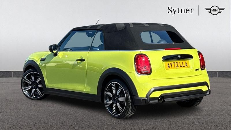 Used Mini Cooper Exclusive 134 HP (98 kW) 2022 Yellow Hatchback