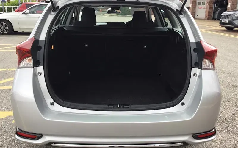 Used Toyota Auris Touring Sports Business Edition 136 HP (100 kW) 2017 Silver Estate
