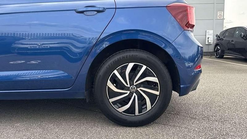 Used VW Polo Life 95 HP (69 kW) 2023 Reef blue metallic Hatchback