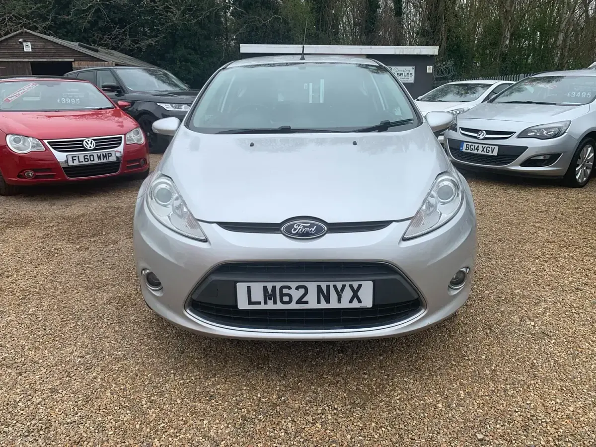 Used Ford Fiesta Zetec 82 HP (60 kW) 2012 Silver Hatchback