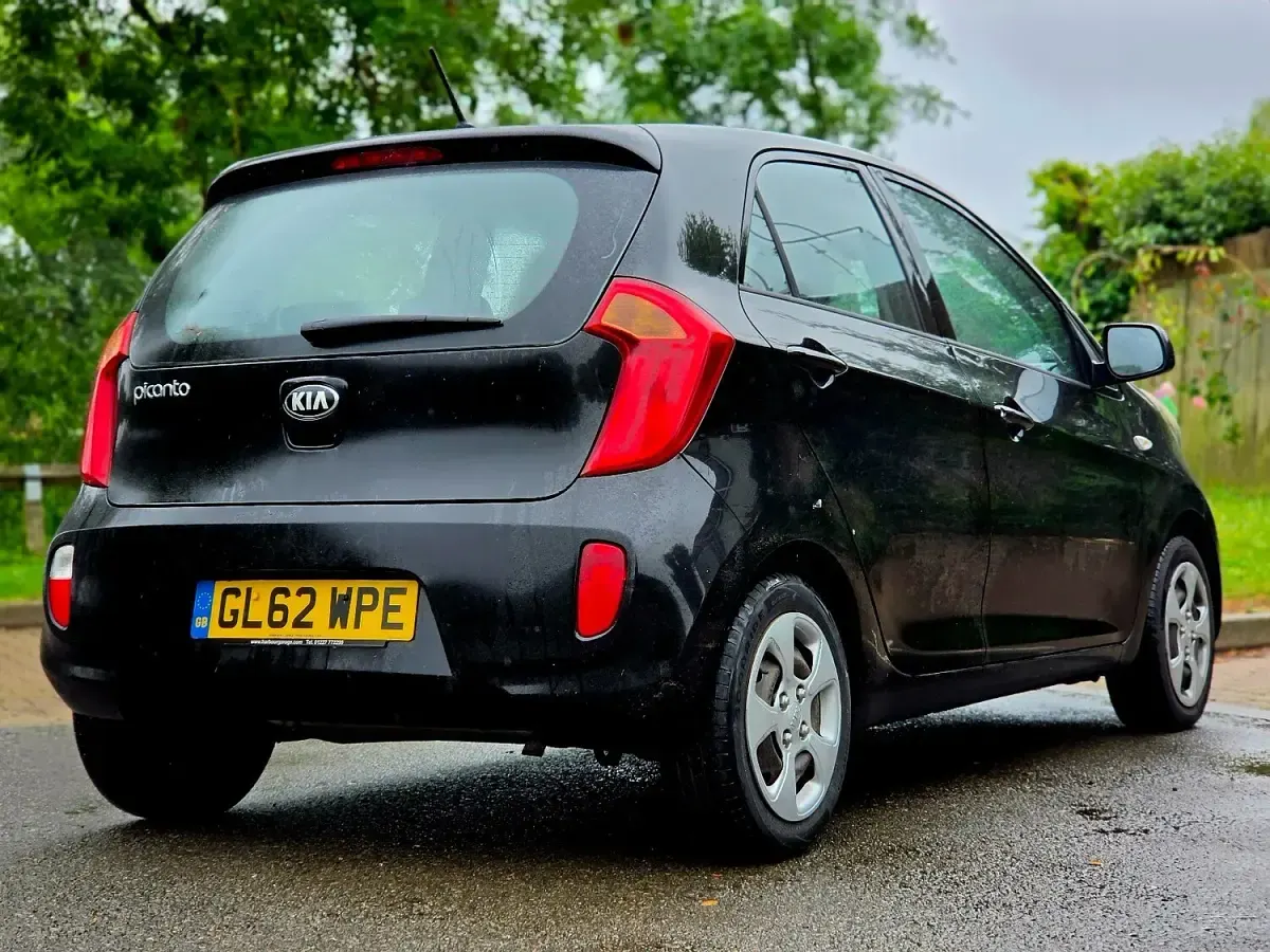 Used Kia Picanto 68 HP (50 kW) 2013 Black Hatchback