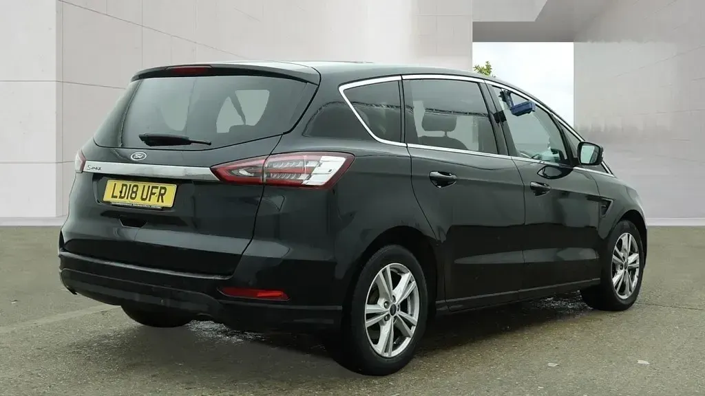 Używany Ford S-MAX Titanium 180 KM (132 kW) 2018 Czarny Minivan