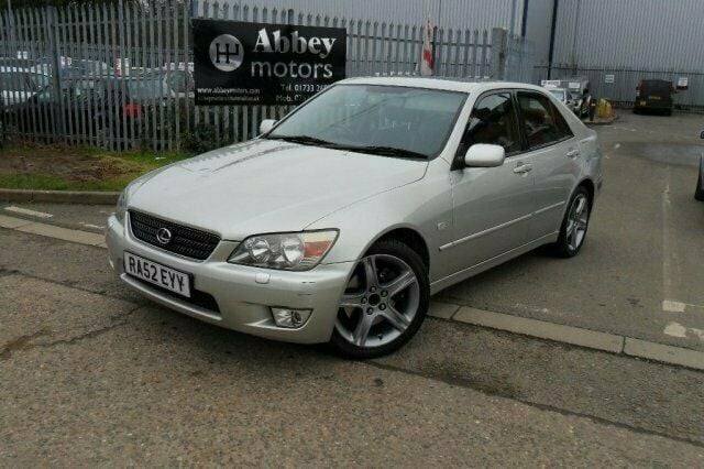 Used Lexus IS200 153 HP (112 kW) 2002 Sedan