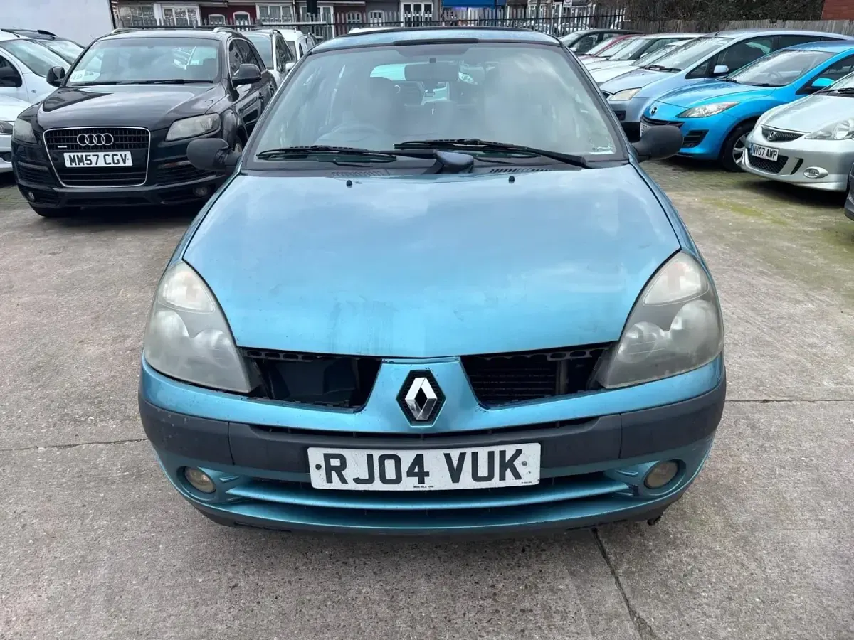 Used Renault Clio II Expression 2004 Blue Hatchback