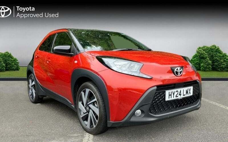 Chilli red bitone Used 2024 Toyota Aygo Hatchback | £13,390 (Fair price) - Image 1/4