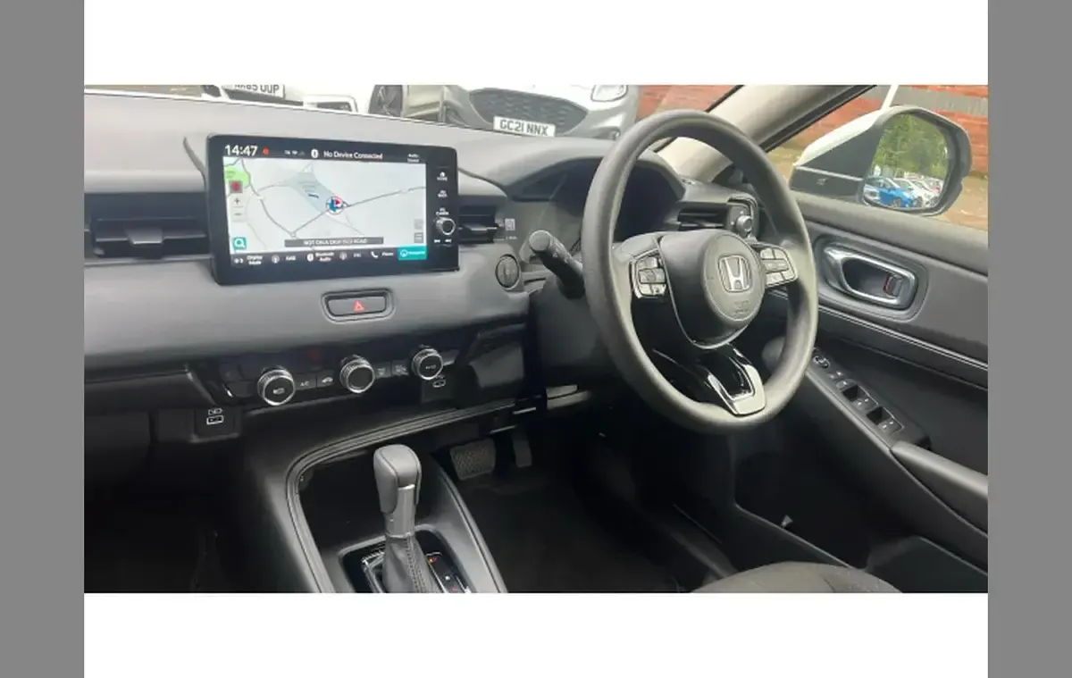 Used Honda HR-V Elegance 131 HP (96 kW) 2023 White SUV
