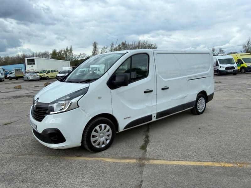 Begagnad Renault Trafic Business 2017 Vit Minibuss