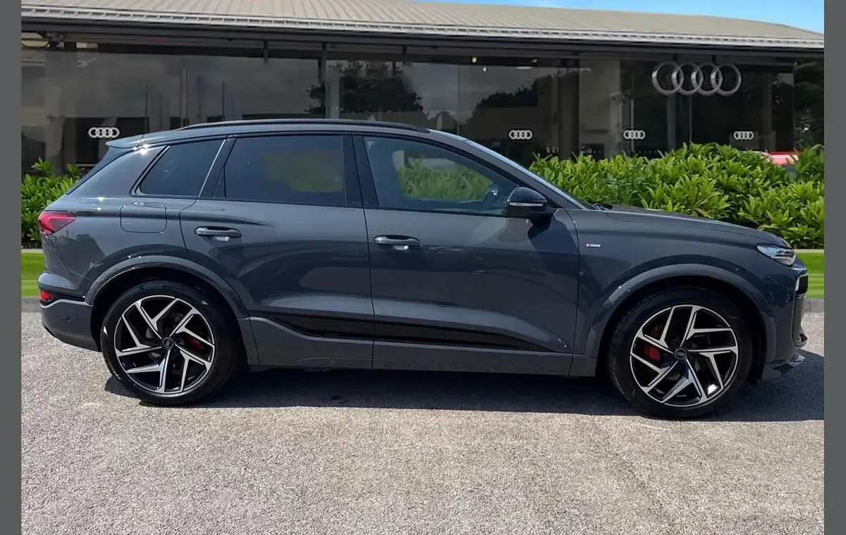New Audi Q6 e-tron Performance 239 kW (326 HP) 2026 Grey SUV