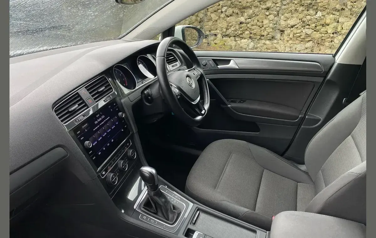 Begagnad VW Golf VIII Edition 147 HK (108 kW) 2020 Vit Halvkombi