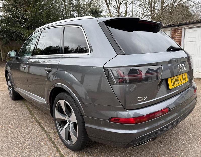 Begagnad Audi Q7 S-Line 2016 Grå SUV