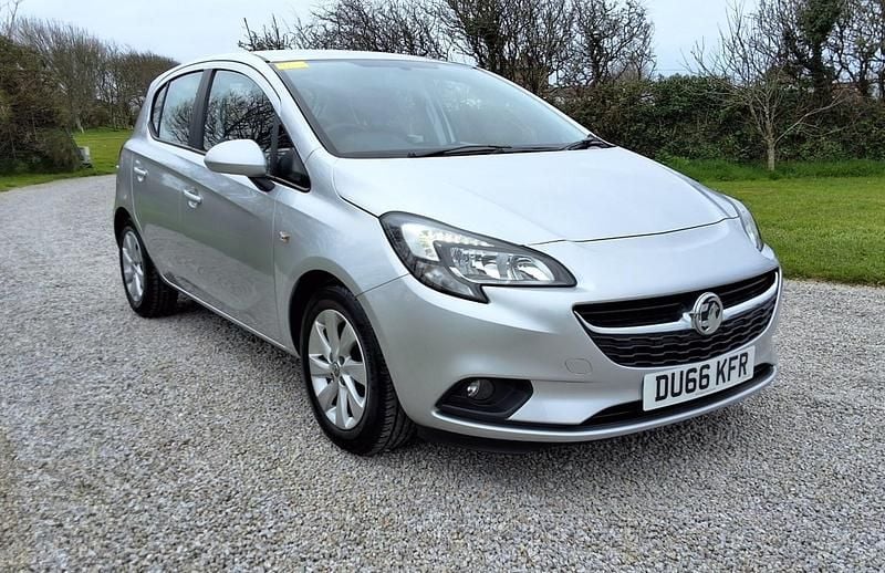 Used Vauxhall Corsa Design Edition 90 HP (66 kW) 2016 Silver Hatchback