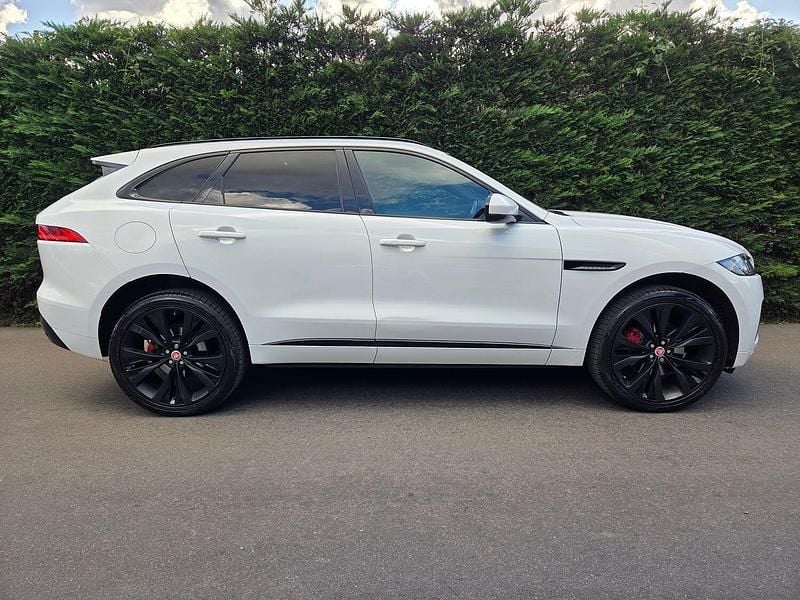 White Used 2016 Jaguar F-Pace S SUV | £16,495 (Good price) - Image 1/4