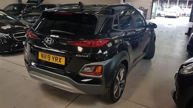 Second-hand Hyundai Kona Premium 120 CP (88 kW) 2019 Negru SUV