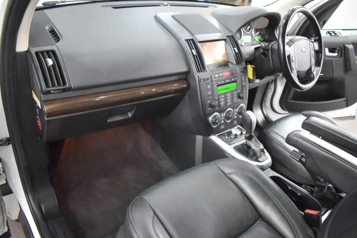 Used Land Rover Freelander 2 HSE 2011 White SUV