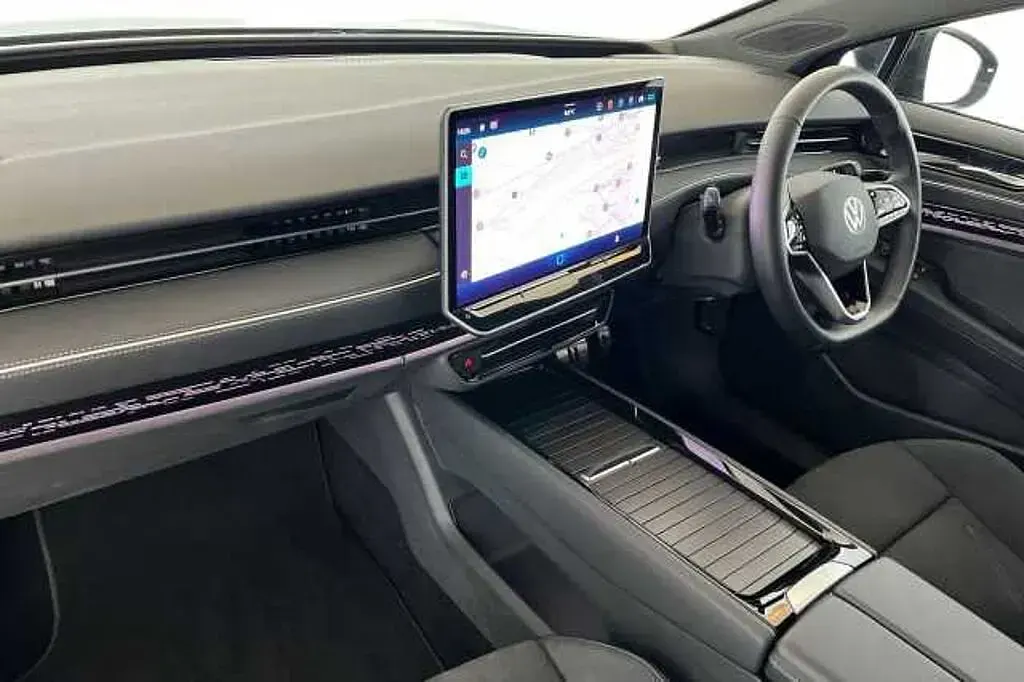 Used VW ID.7 Pro 210 kW (286 HP) 2025 Aquamarine blue Estate