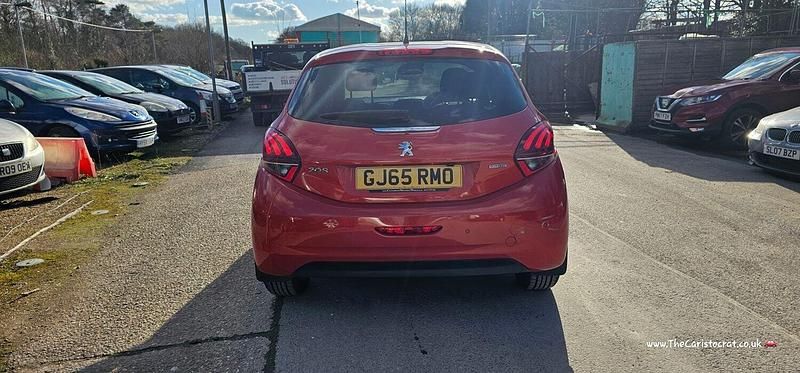 Used Peugeot 208 Allure 100 HP (73 kW) 2015 Orange Hatchback