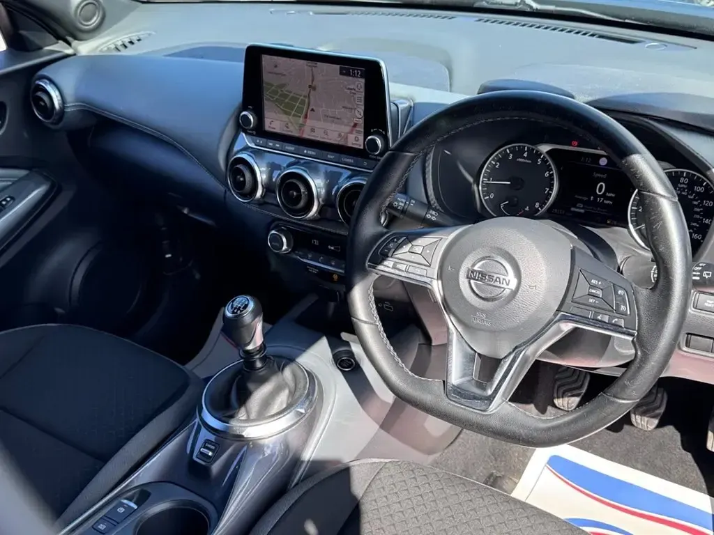 Usado Nissan Juke N-Connecta 114 HP (83 kW) 2021 Preto SUV