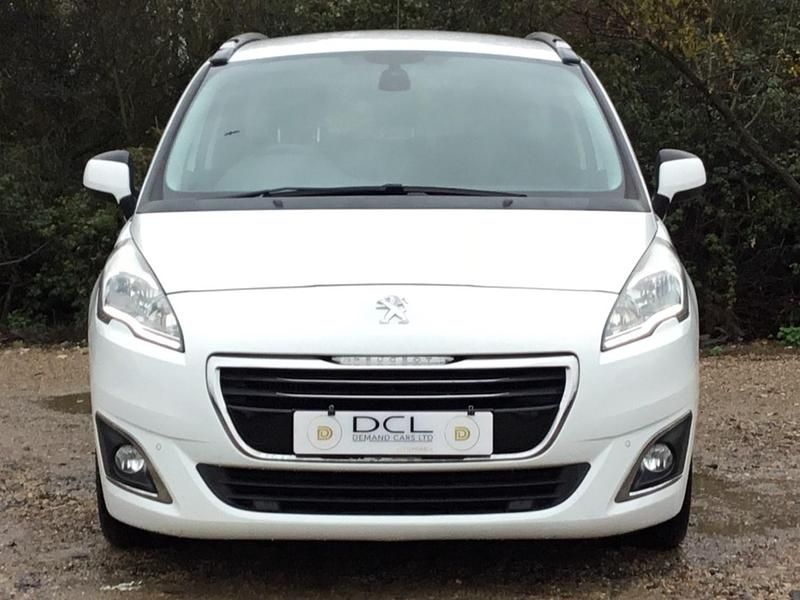 Used Peugeot 5008 Active 2015 White MPV