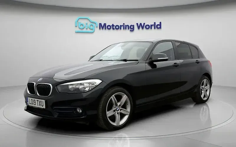 Used BMW 118 Sport Line 136 HP (100 kW) 2019 Black Hatchback