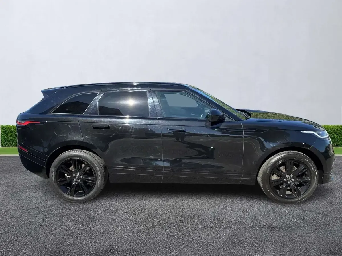 Second-hand Land Rover Range Rover Velar 204 CP (150 kW) 2022 Negru SUV