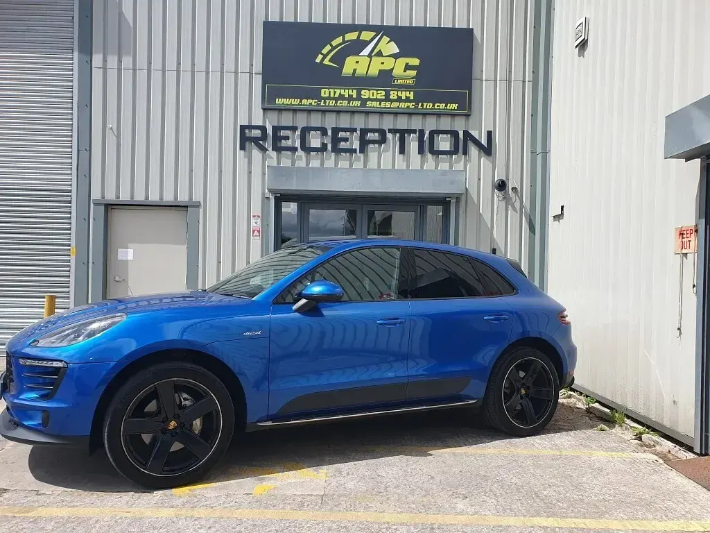 Used Porsche Macan S Diesel 254 HP (186 kW) 2016 Blue SUV