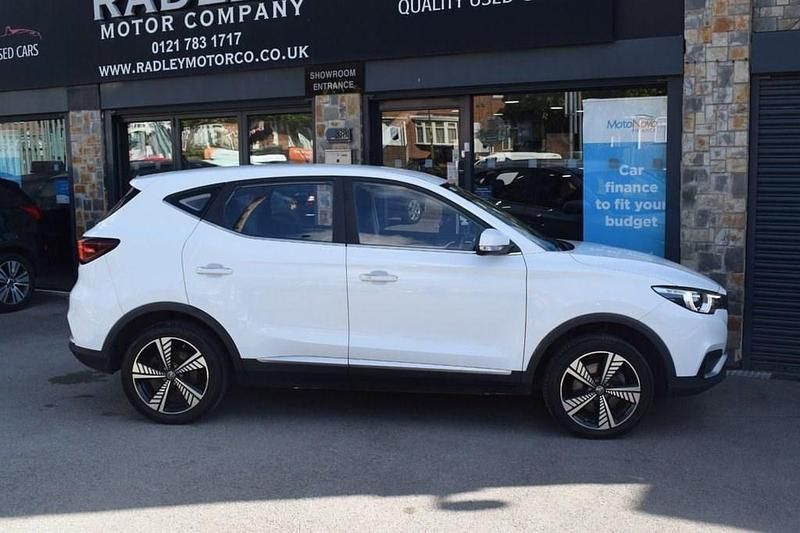 Used MG ZS Excite 105 kW (143 HP) 2021 White Sedan
