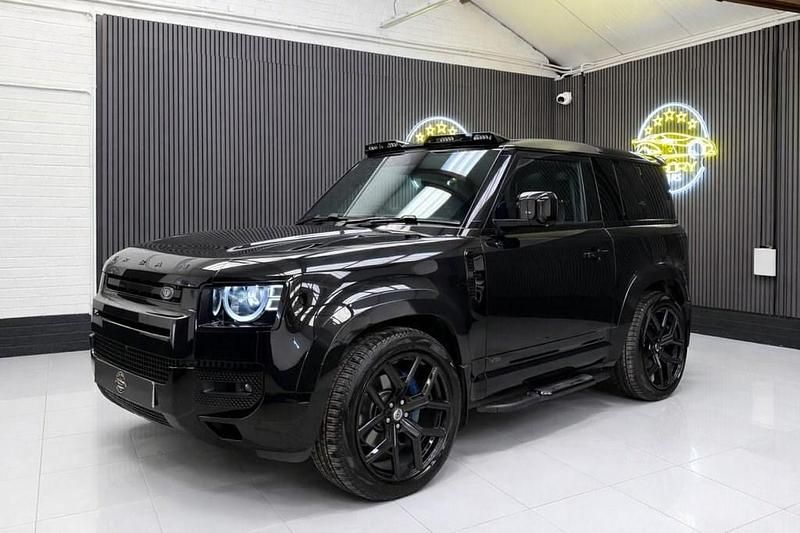 Używany Land Rover Defender S 525 KM (386 kW) 2022 Czarny Kombi