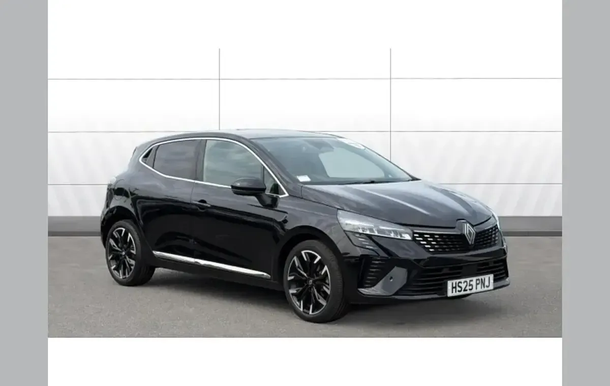 Used Renault Clio V Techno 90 HP (66 kW) 2025 Hatchback