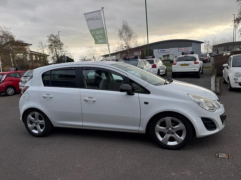 Second-hand Vauxhall Corsa 85 CP (62 kW) 2011 Alb Hatchback