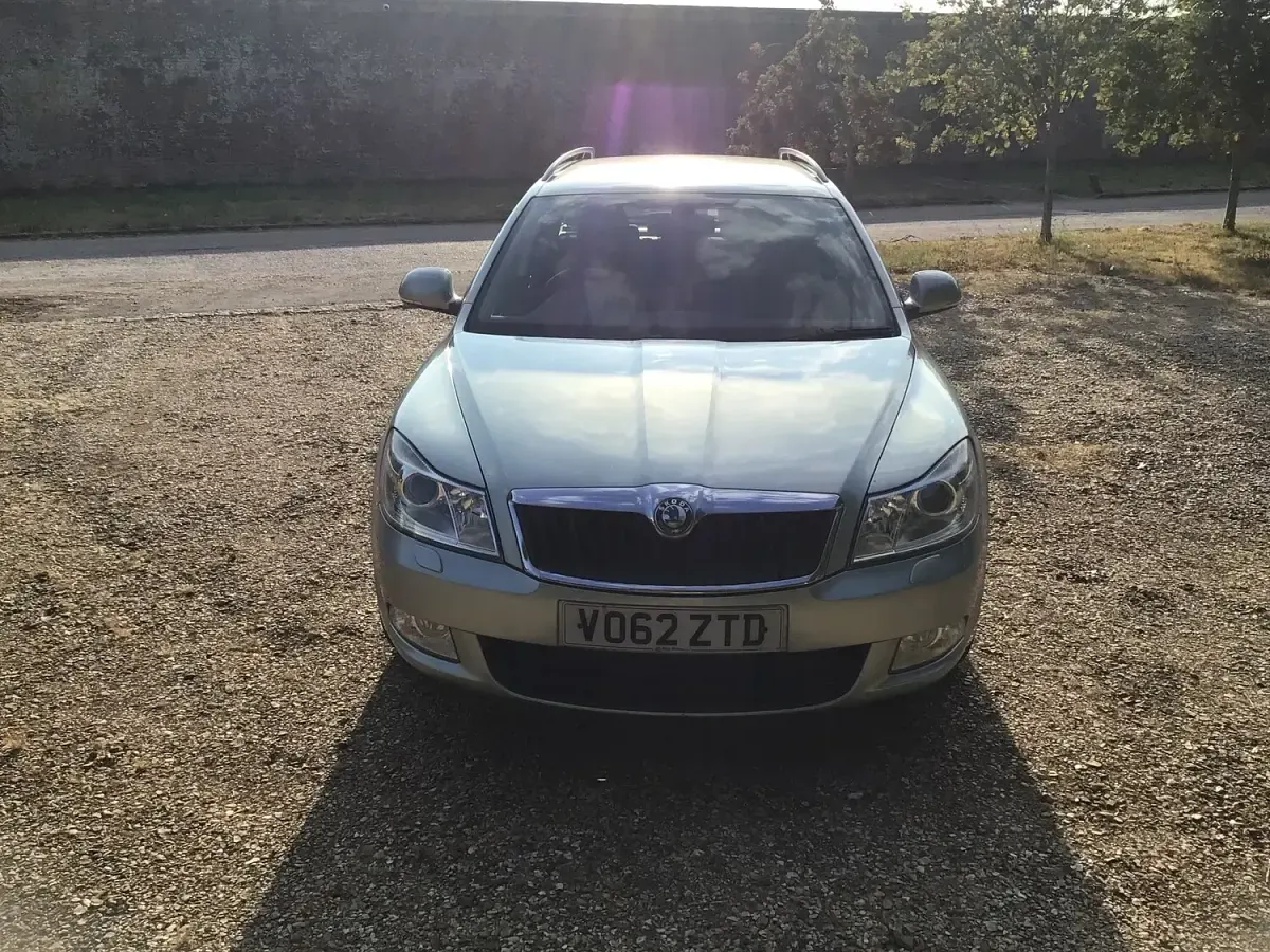 Used Skoda Octavia Elegance 122 HP (89 kW) 2012 Green Estate