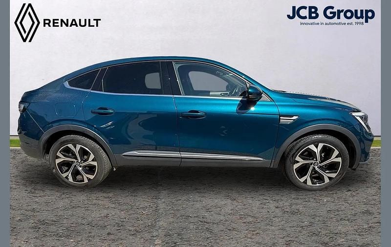 Begagnad Renault Arkana Techno 142 HK (104 kW) 2024 Blå SUV