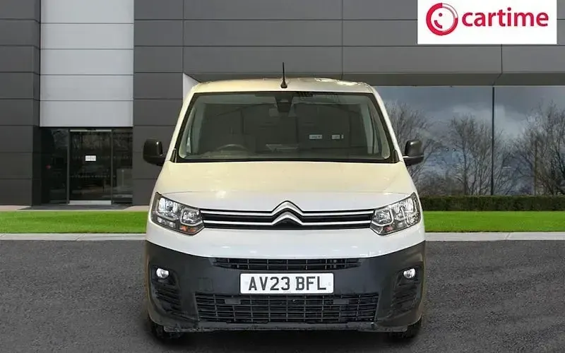Used Citroën Berlingo 102 HP (75 kW) 2023 White MPV
