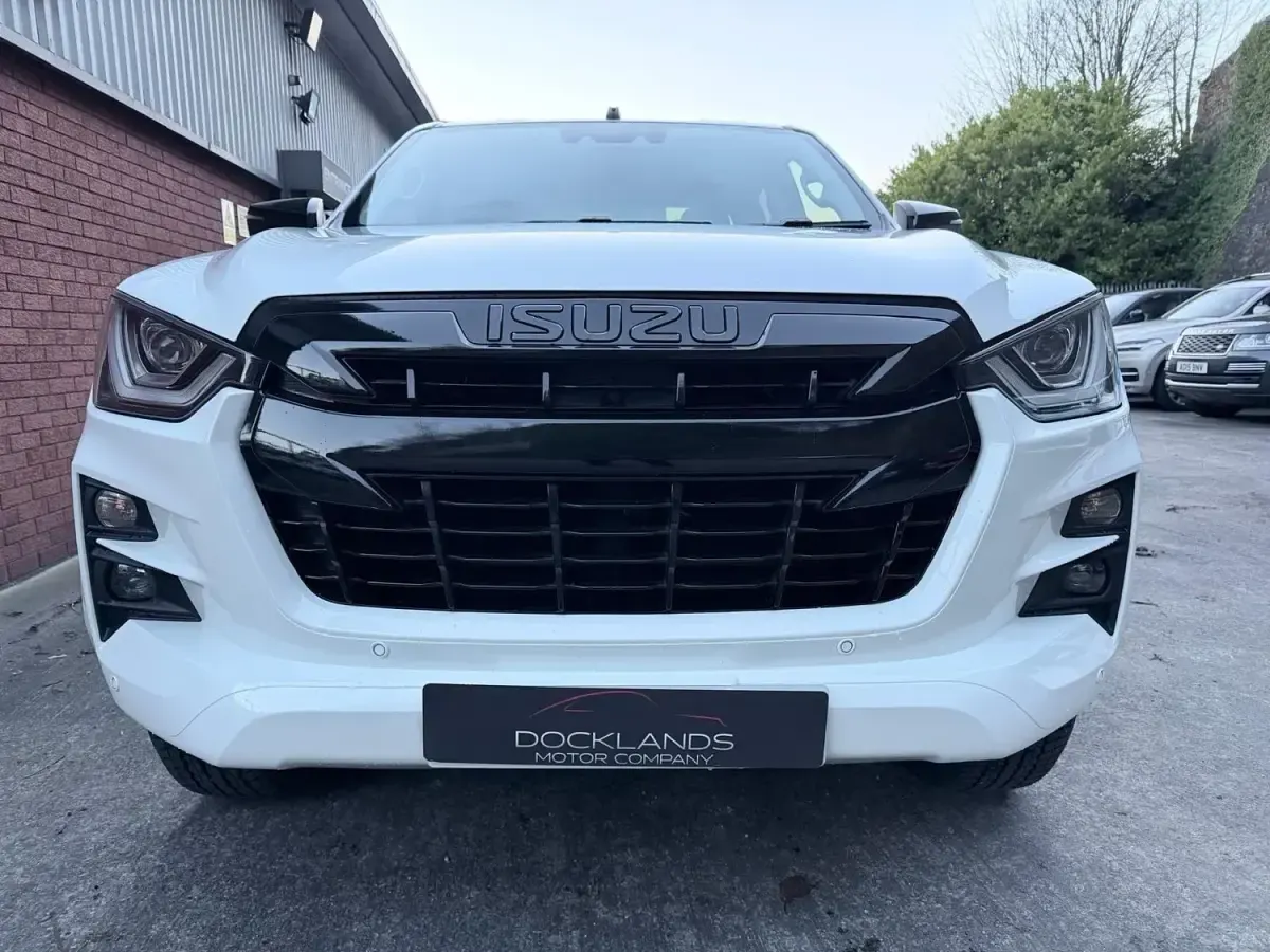 Second-hand Isuzu D-Max 163 CP (119 kW) 2022 Alb Pickup