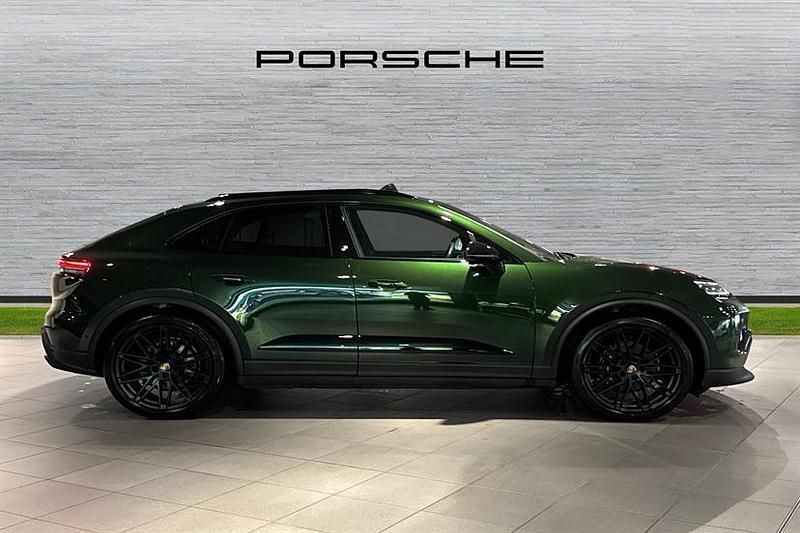 Used Porsche Macan 300 kW (408 HP) 2025 Oak green neo SUV