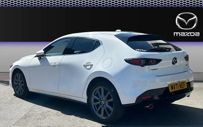 Usado Mazda 3 Inclusive 122 HP (89 kW) 2021 Branco Citadino