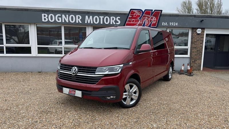 Used VW Transporter Highline 150 HP (110 kW) 2024 Red Van